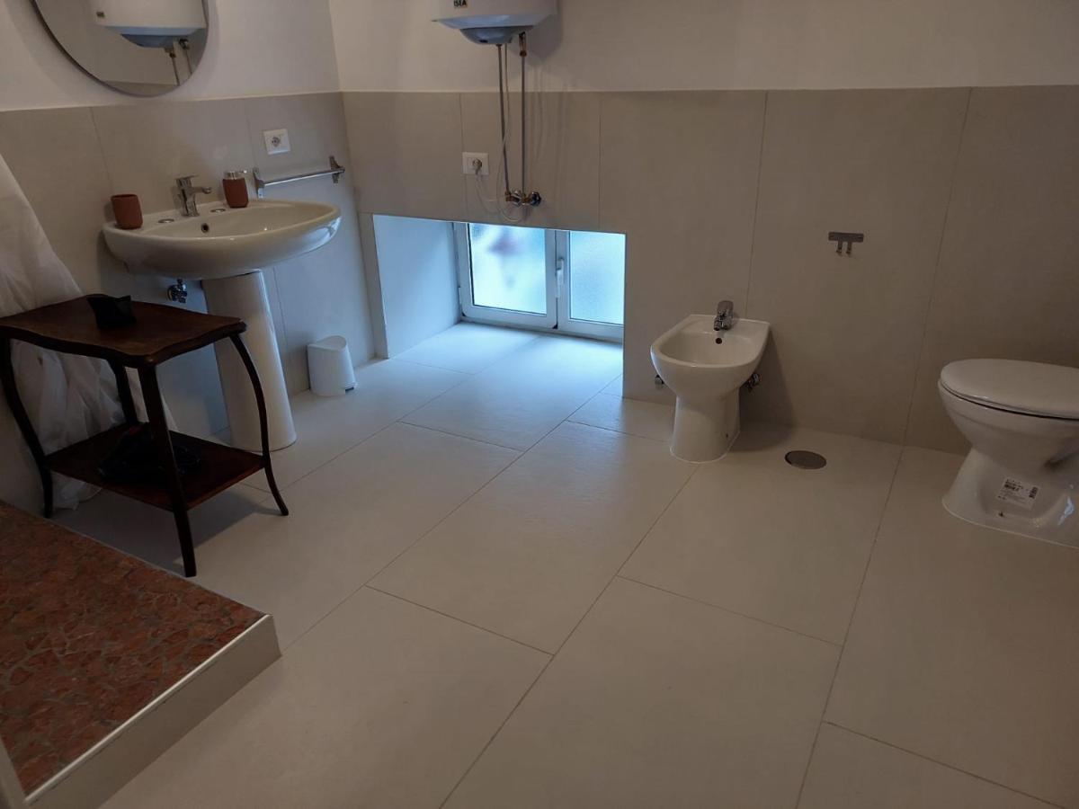 B&B Palazzo Carafa Di Montorio Наполи Екстериор снимка